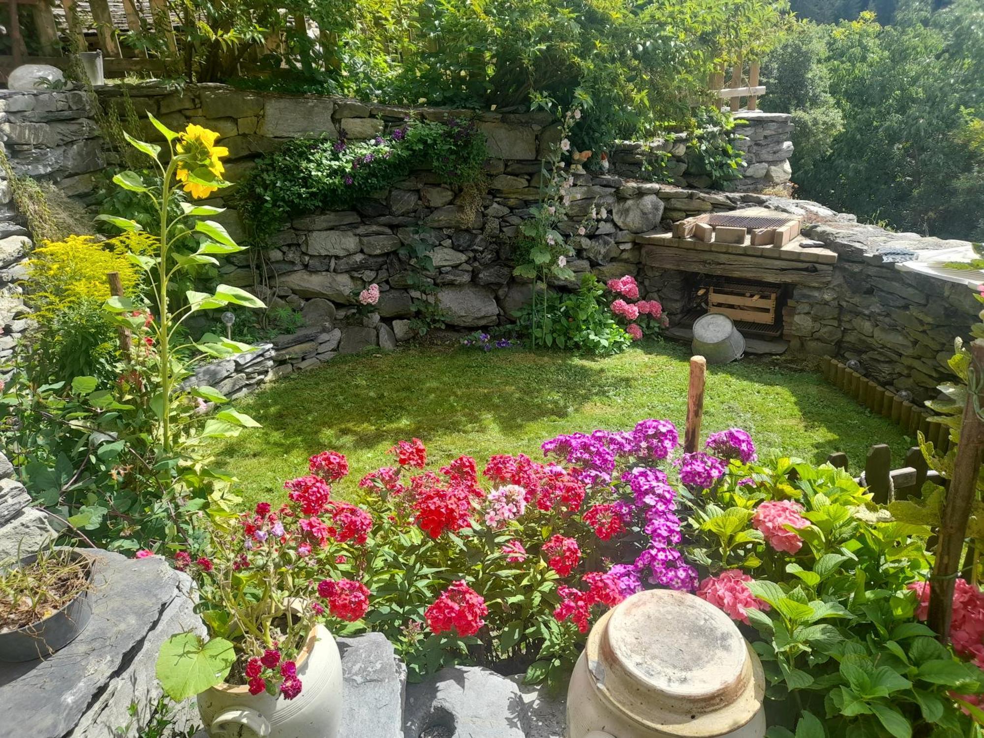 Appartement De Charme 4/6 Pers Dans Joli Village De Montagne Бур-Сен-Морис Екстер'єр фото